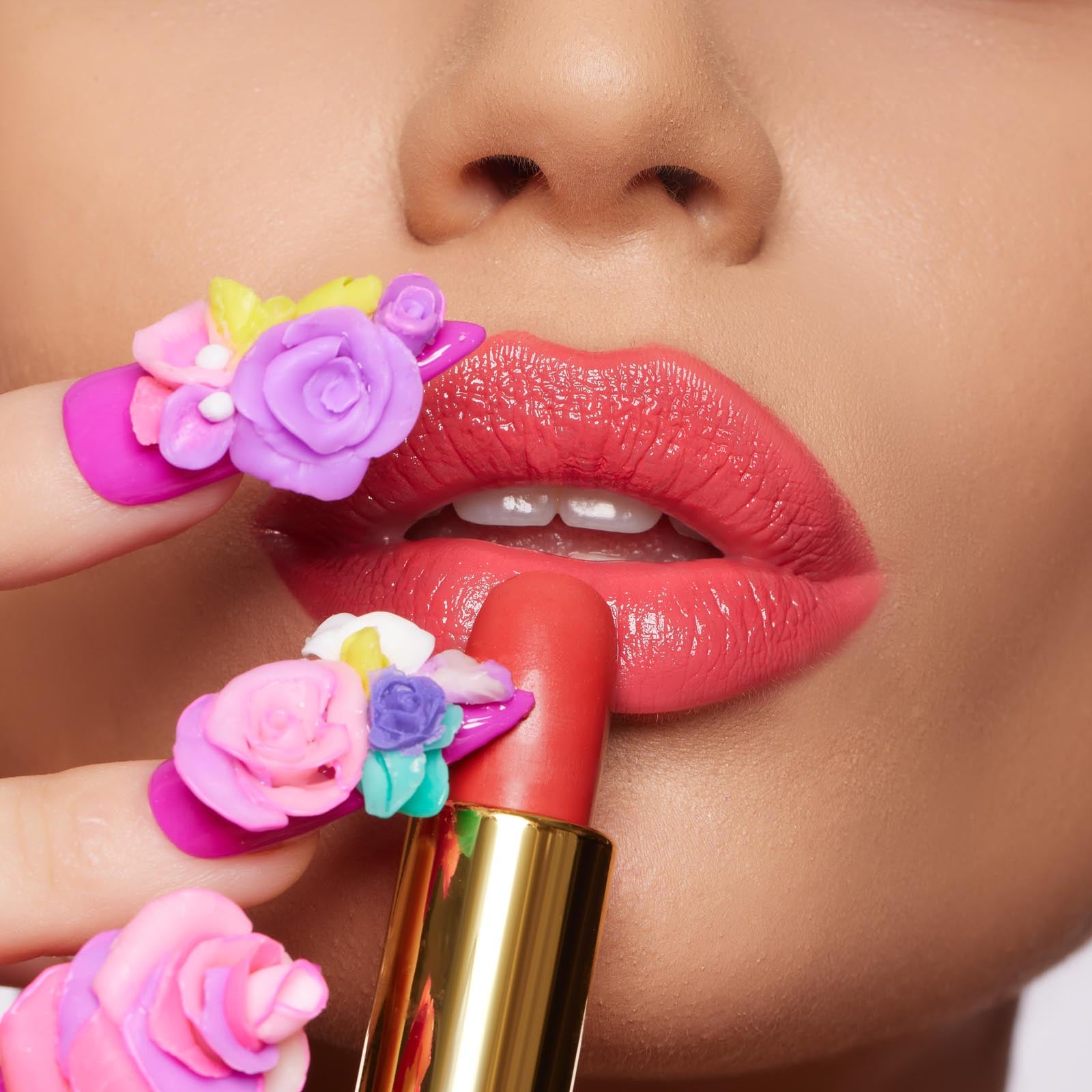 Star Gold Glossy Lipstick 156